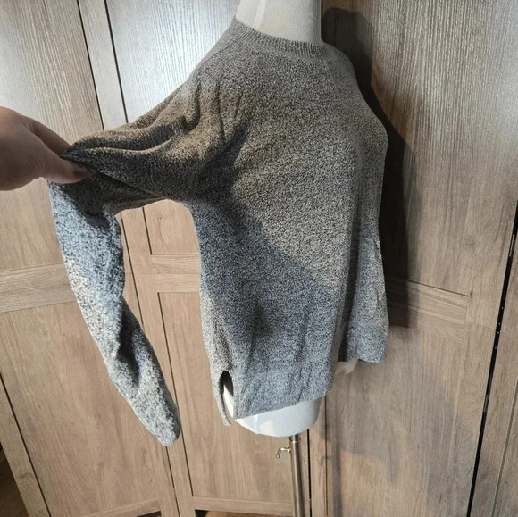 Lucky Brand women gray free fit pullover - Picture 7 of 9